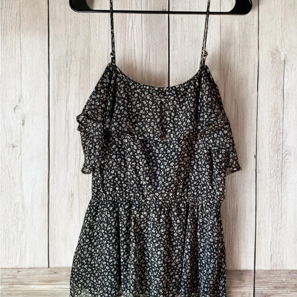 NWT Q cold shoulder floral top (F11) - Picture 4 of 5